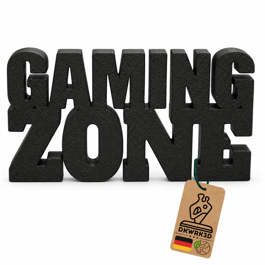 Gaming Zone Aufsteller in Schwarz mit Anhänger 'Dekoartikel aus Deutschland' vor weißem Hintergrund