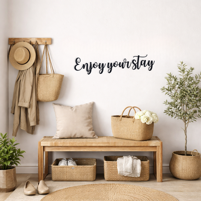 Klebendes Enjoy your stay elegant Schild als moderne Wanddekoration