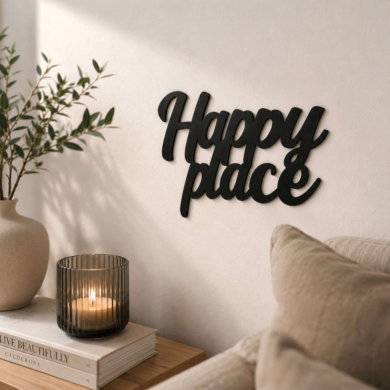 Klebendes Happy Place Schild als moderne Wanddekoration – Produktansicht 6
