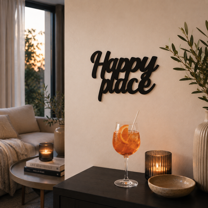 Klebendes Happy Place Schild als moderne Wanddekoration – Produktansicht 7