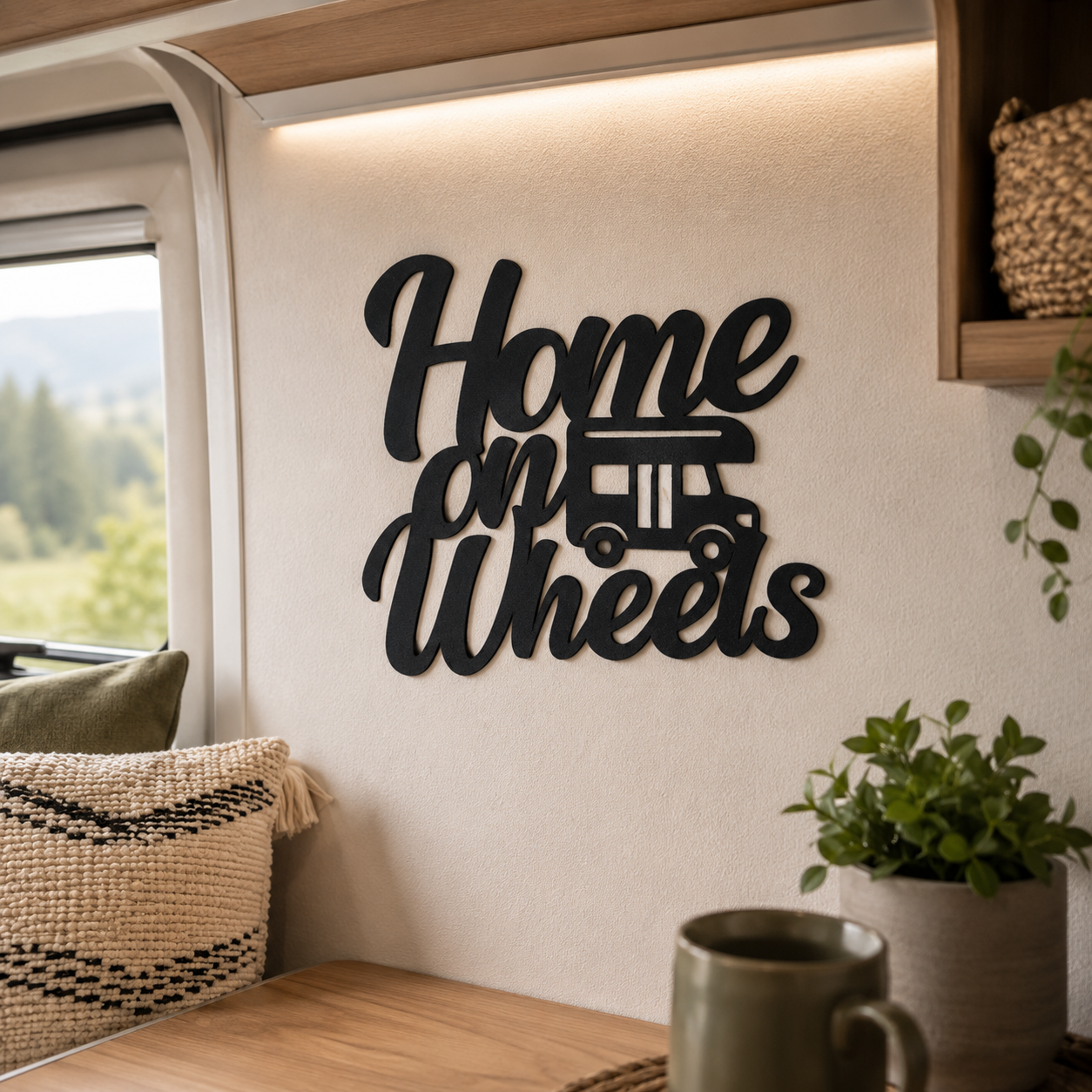 Klebendes Home on Wheels Schild als moderne Wanddekoration