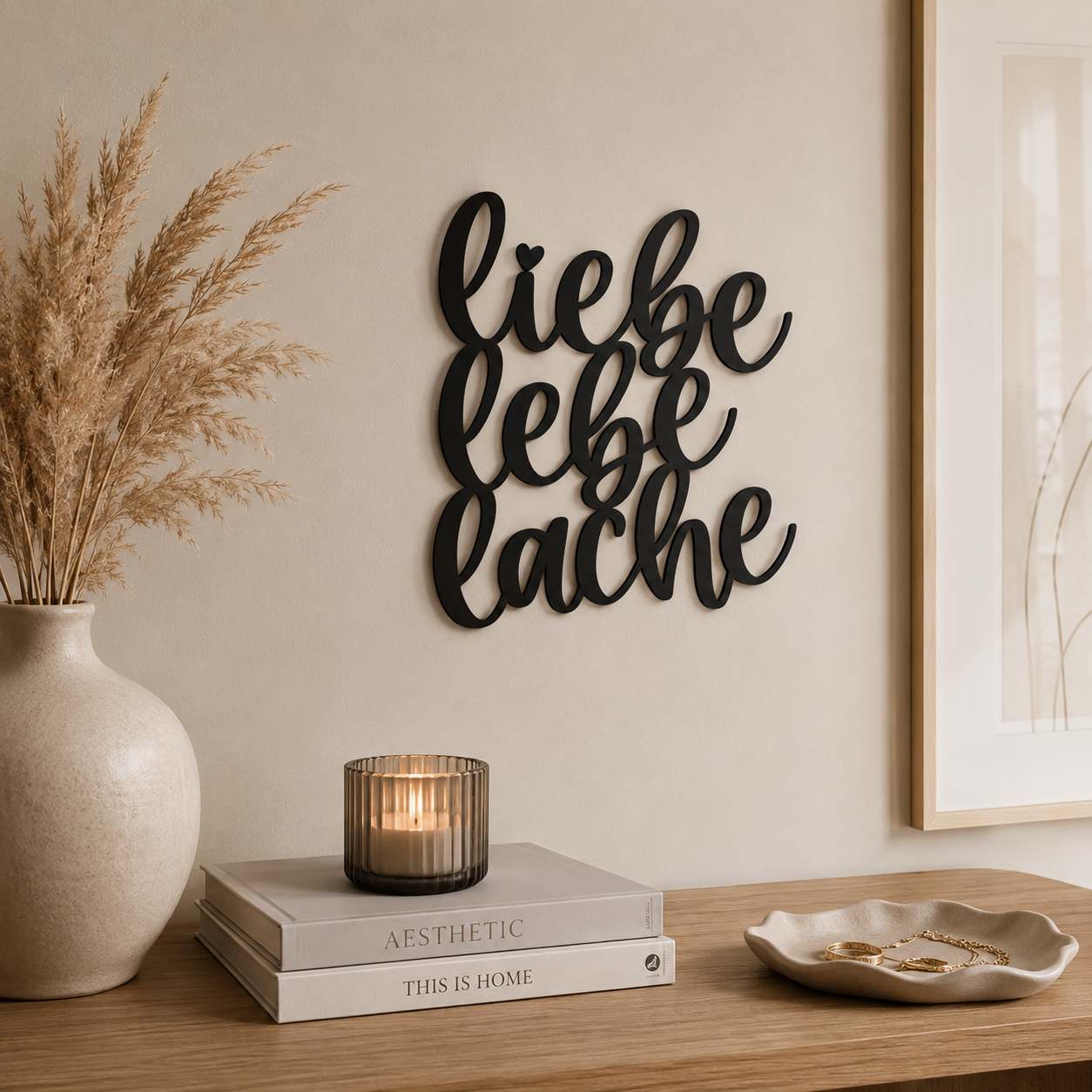Klebendes Lebe liebe lache Schild als moderne Wanddekoration