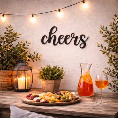 Klebendes Cheers schild als moderne Wanddekoration