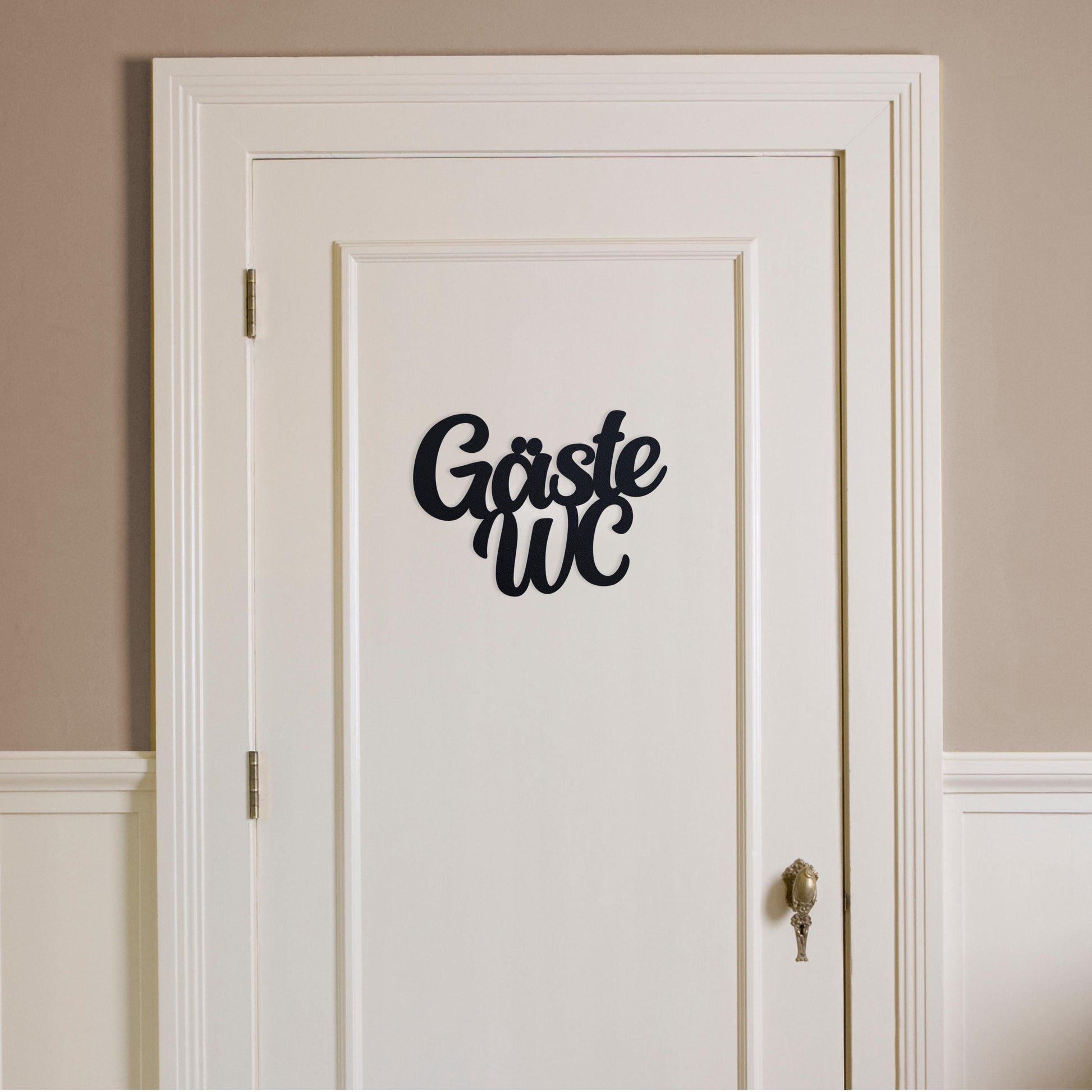 Klebendes Gäste WC Türschild als moderne Türdekoration – Produktansicht 6