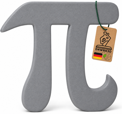 Pi Symbol Skulptur in Aschgrau mit Anhänger 'Dekoartikel aus Deutschland' vor weißem Hintergrund